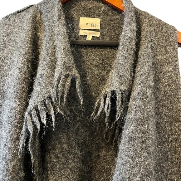 Wilfred Free Charcoal Gray Sweater Vest With Fringe Size XS - Picture 4 of 7